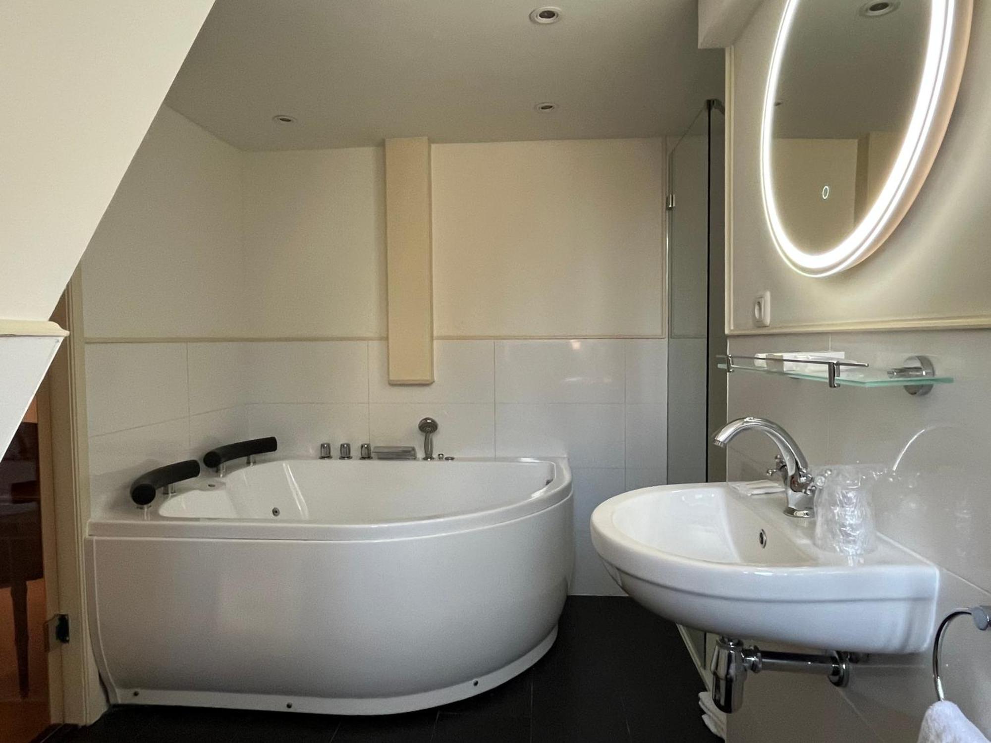 De Gulden Waagen Hotel Nijmegen Luaran gambar