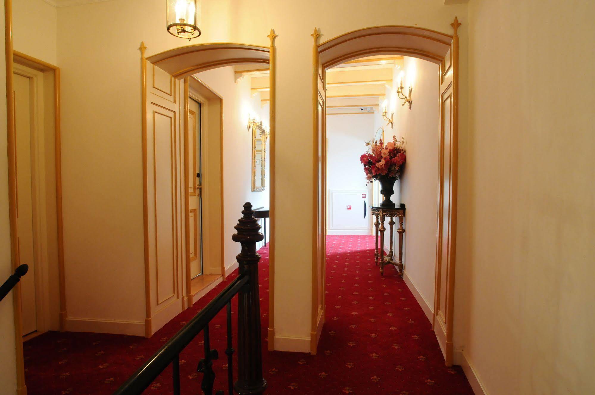 De Gulden Waagen Hotel Nijmegen Luaran gambar