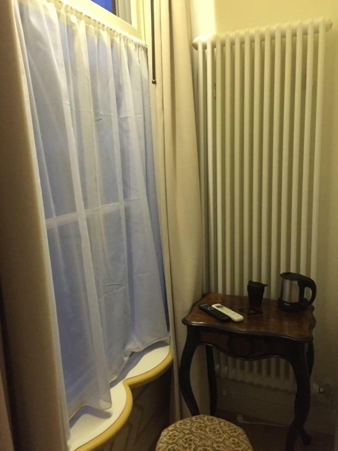 De Gulden Waagen Hotel Nijmegen Luaran gambar